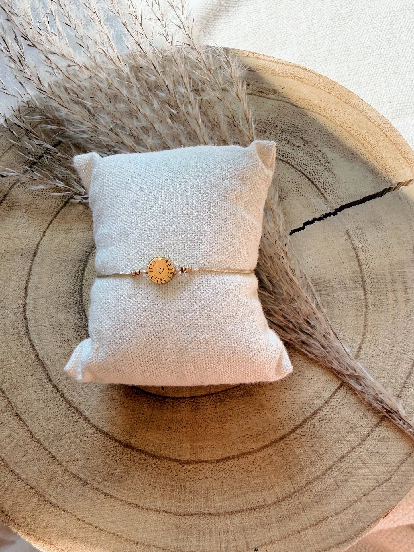 Gravur-Armband „LEBE LIEBE LACHE“
