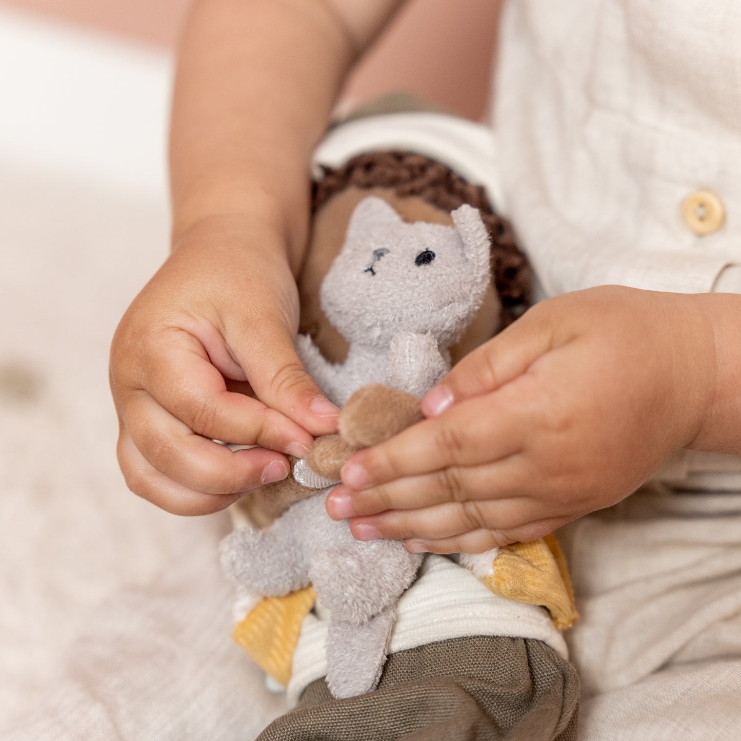 Kuschel Puppe "Jake" mit Kätzchen 35cm