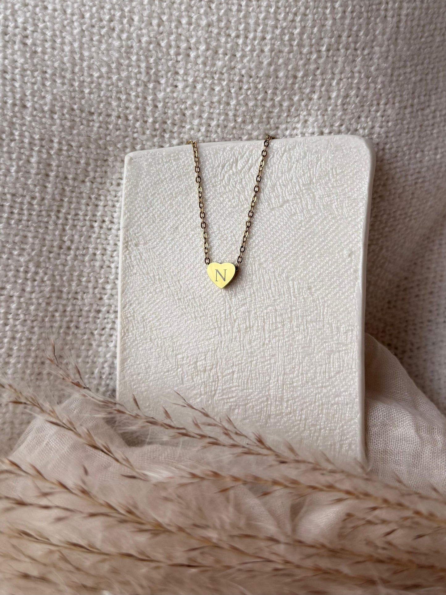 Gravur Halskette „Herz MINI mit Buchstabe“