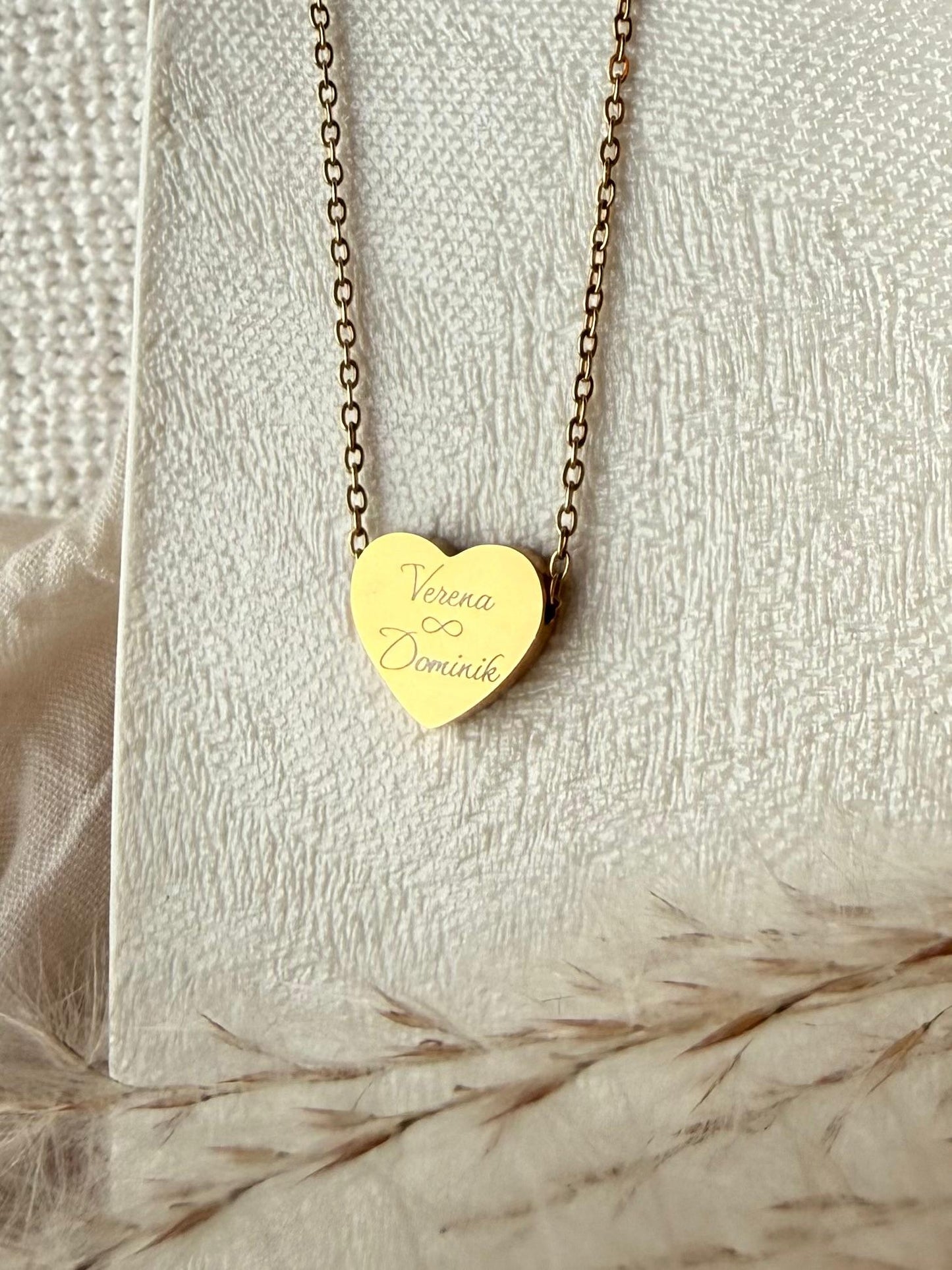 Gravur Halskette „Herz mit Namen“