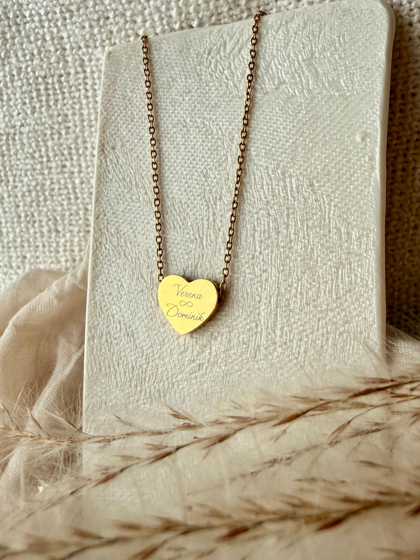 Gravur Halskette „Herz mit Namen“