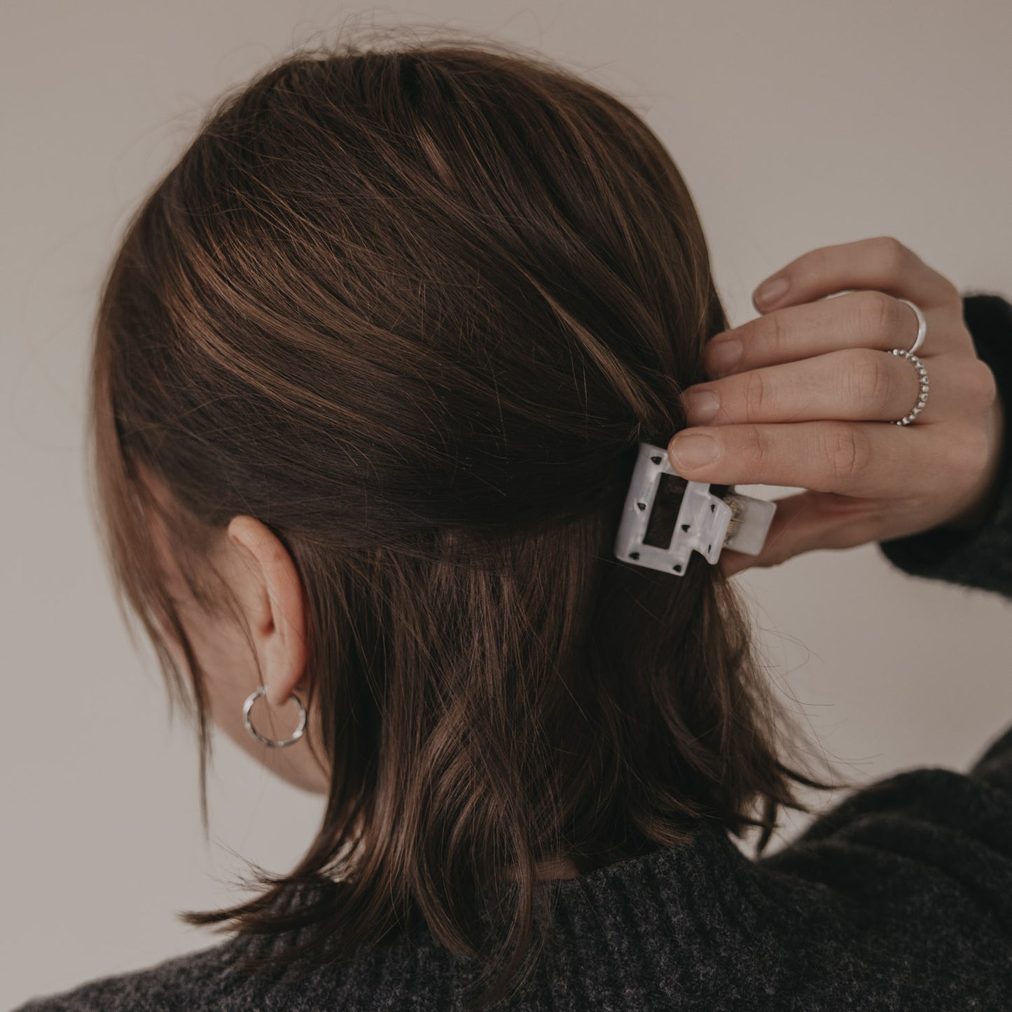 Haarspange eckig klein "Herzen" schwarz Pearl