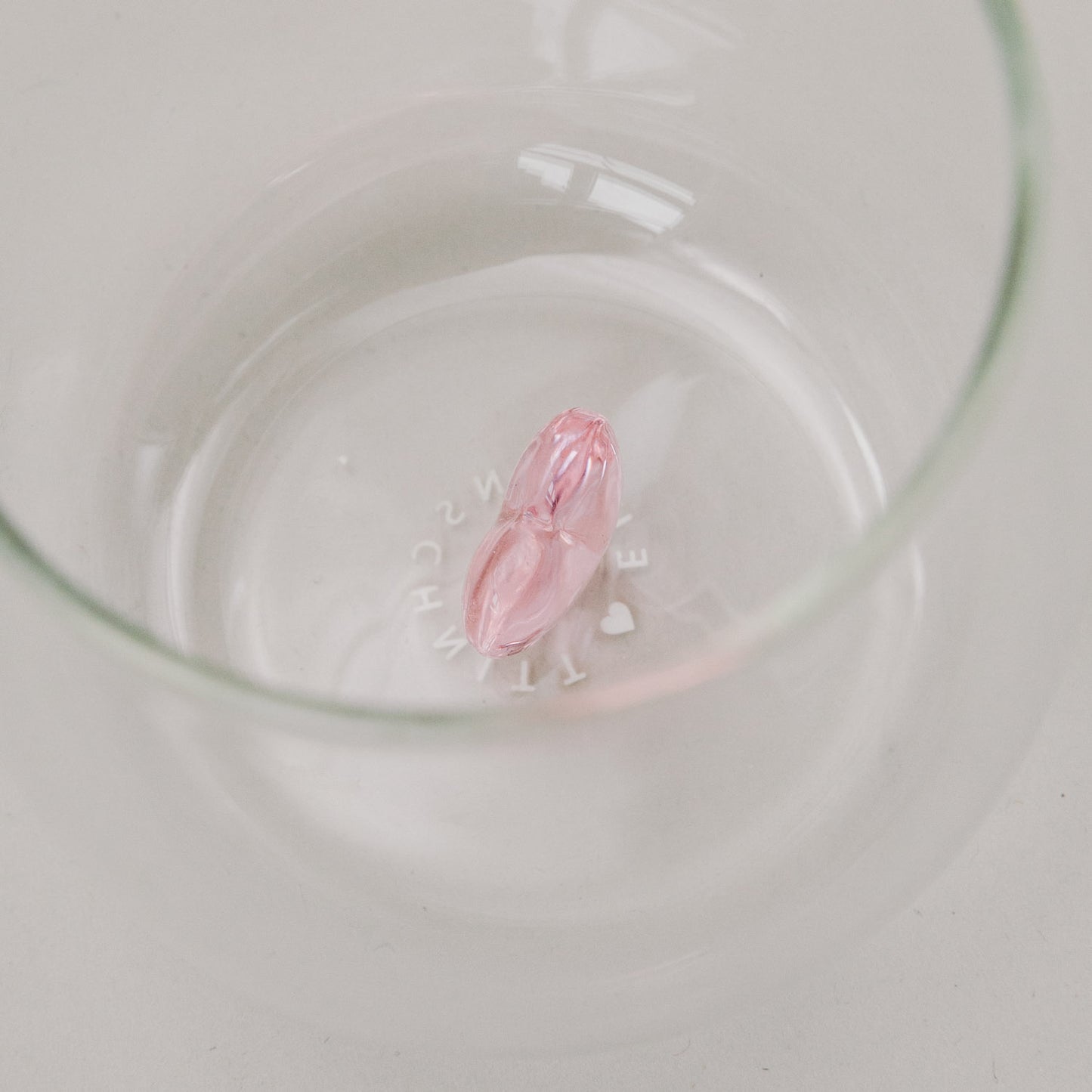 Trinkglas Herzfigur Rosa