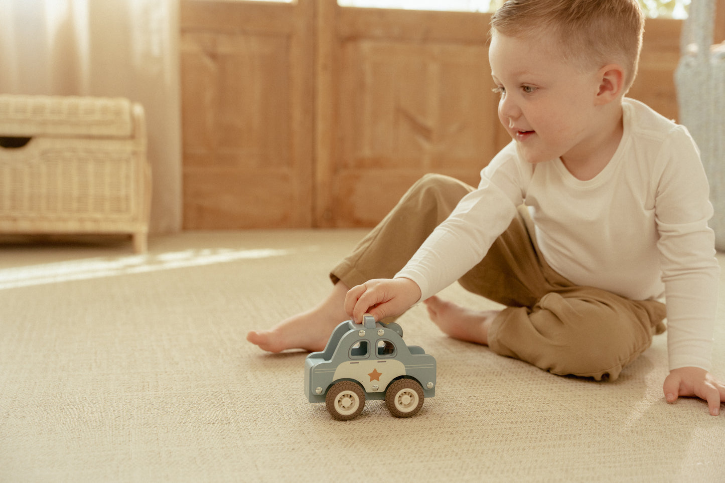 Polizeiauto aus Holz