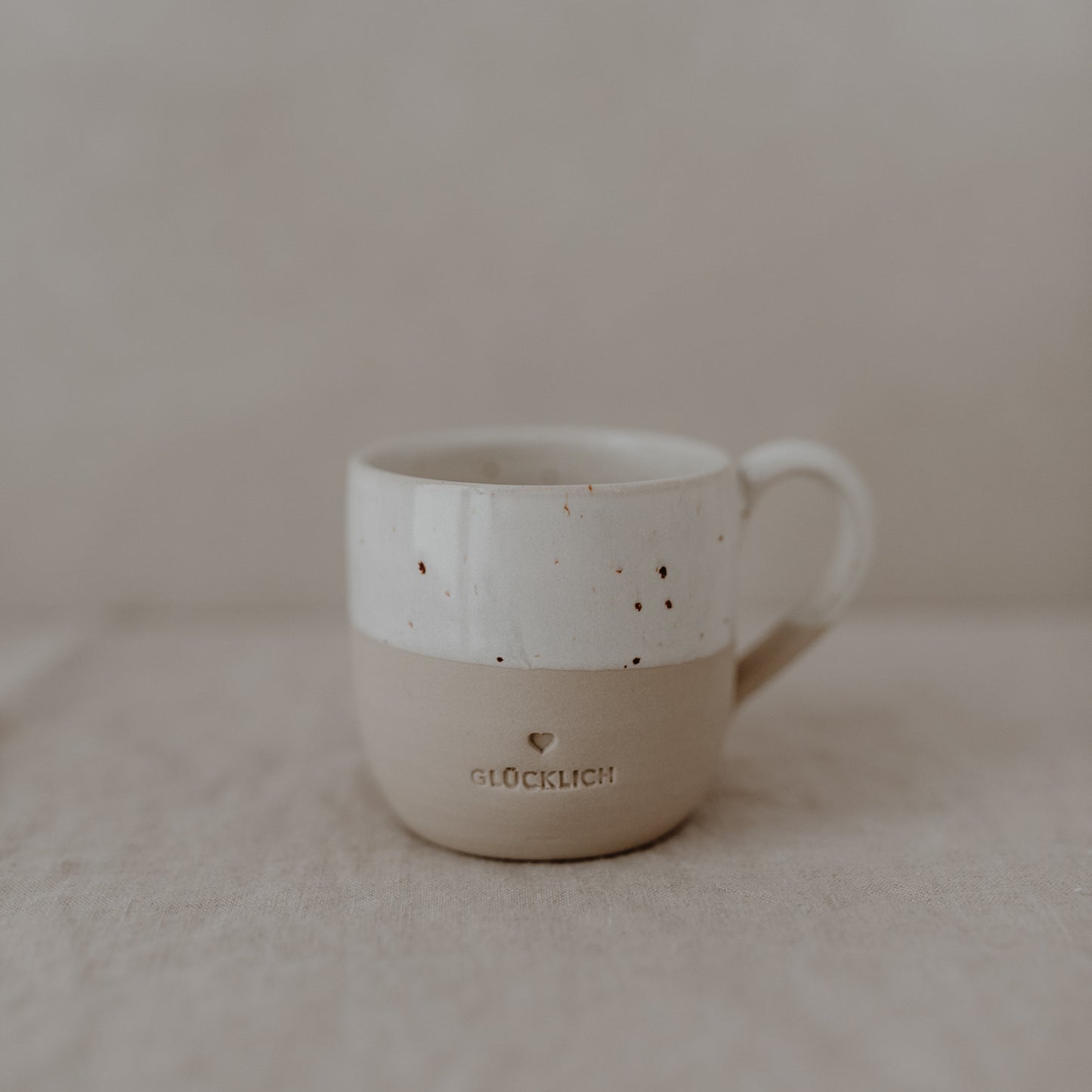 Kleine Cappuccino Tasse Glücklich