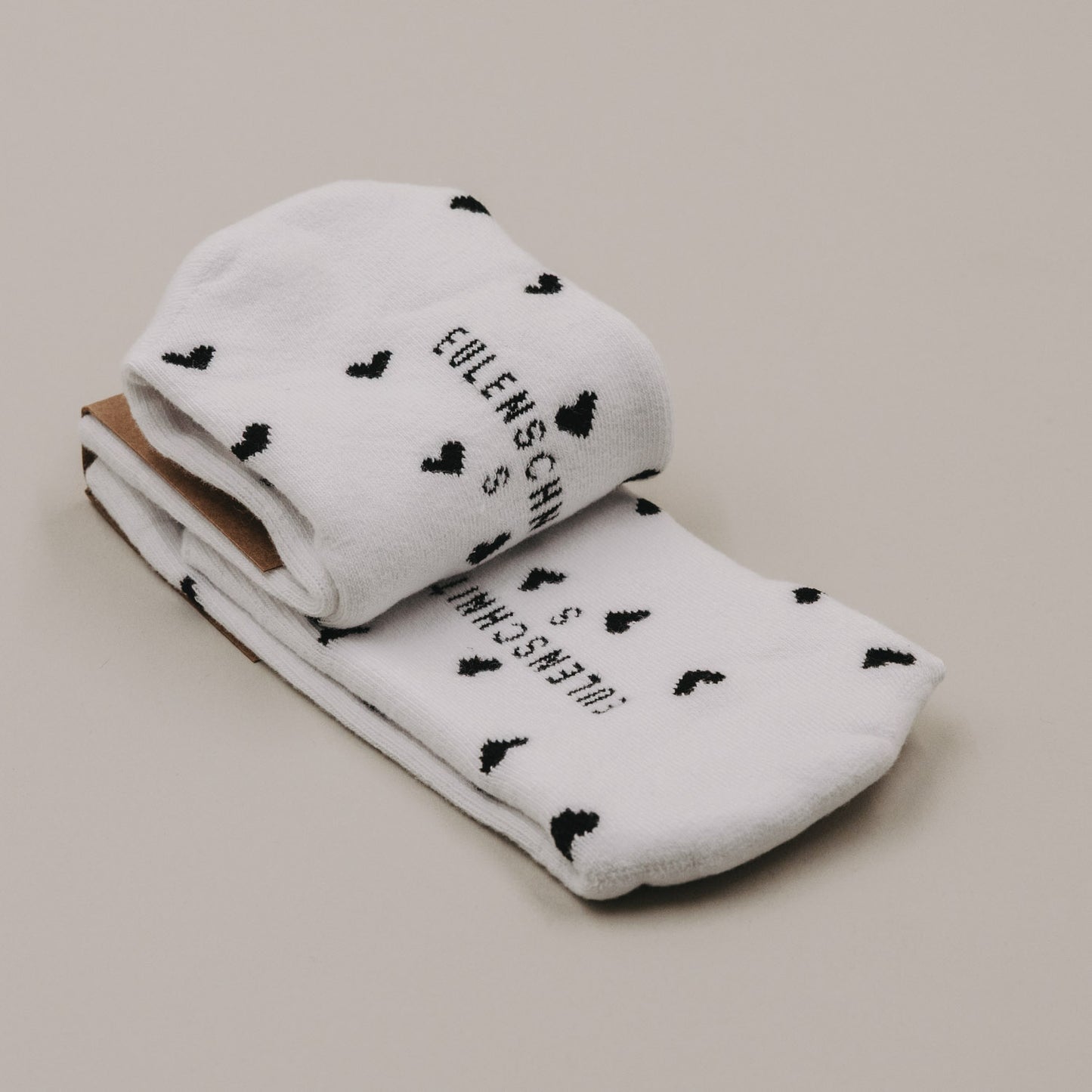 Socken weiß "Allover Herzen" schwarz