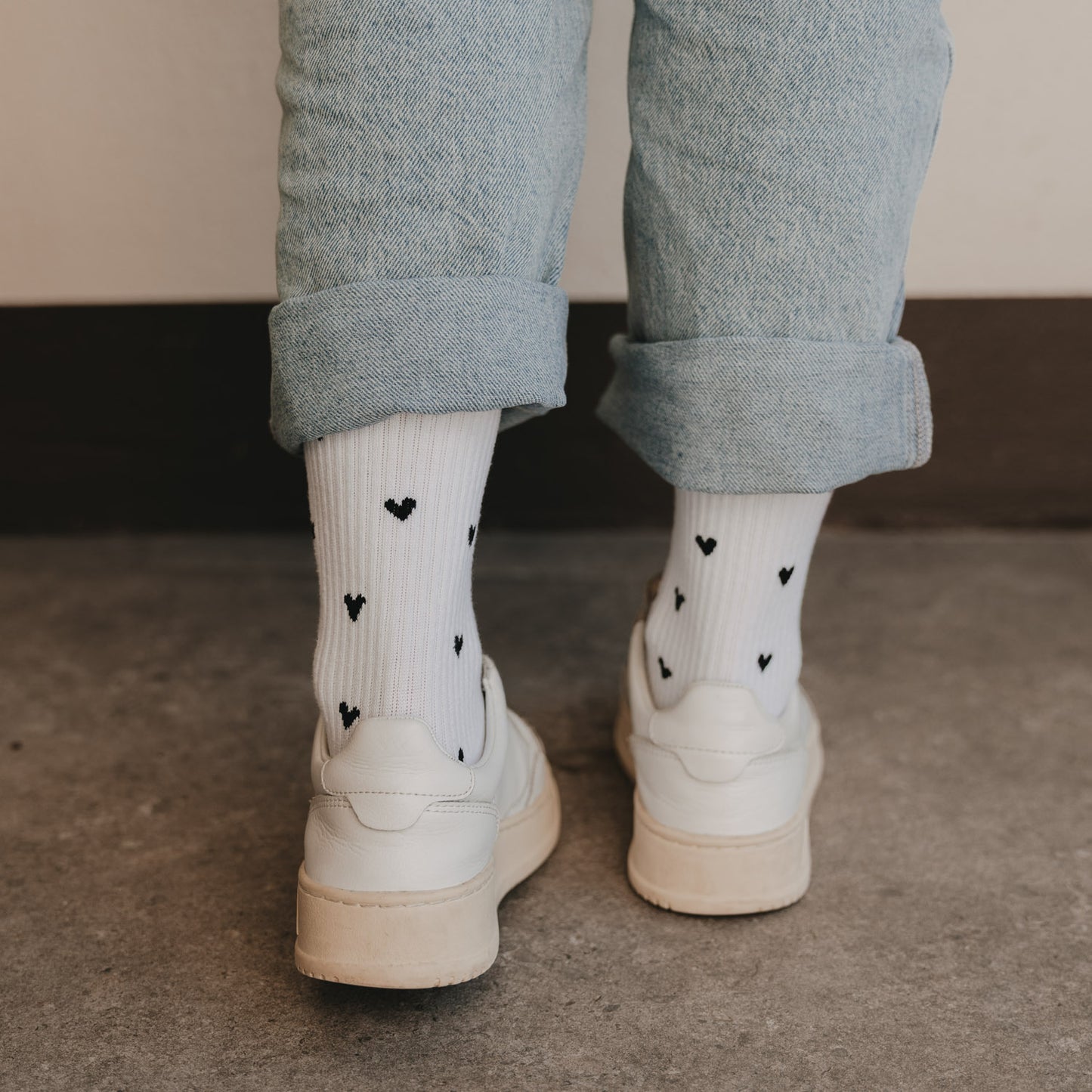 Socken weiß "Allover Herzen" schwarz